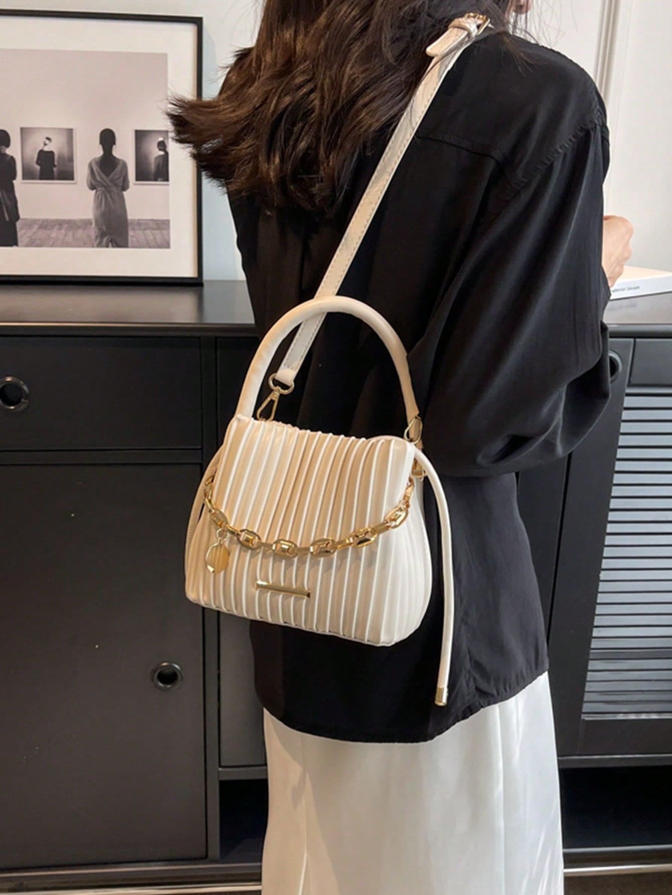 Trendy Pleated Handbag – Women’s Fashion Chain Bucket Shoulder Bag