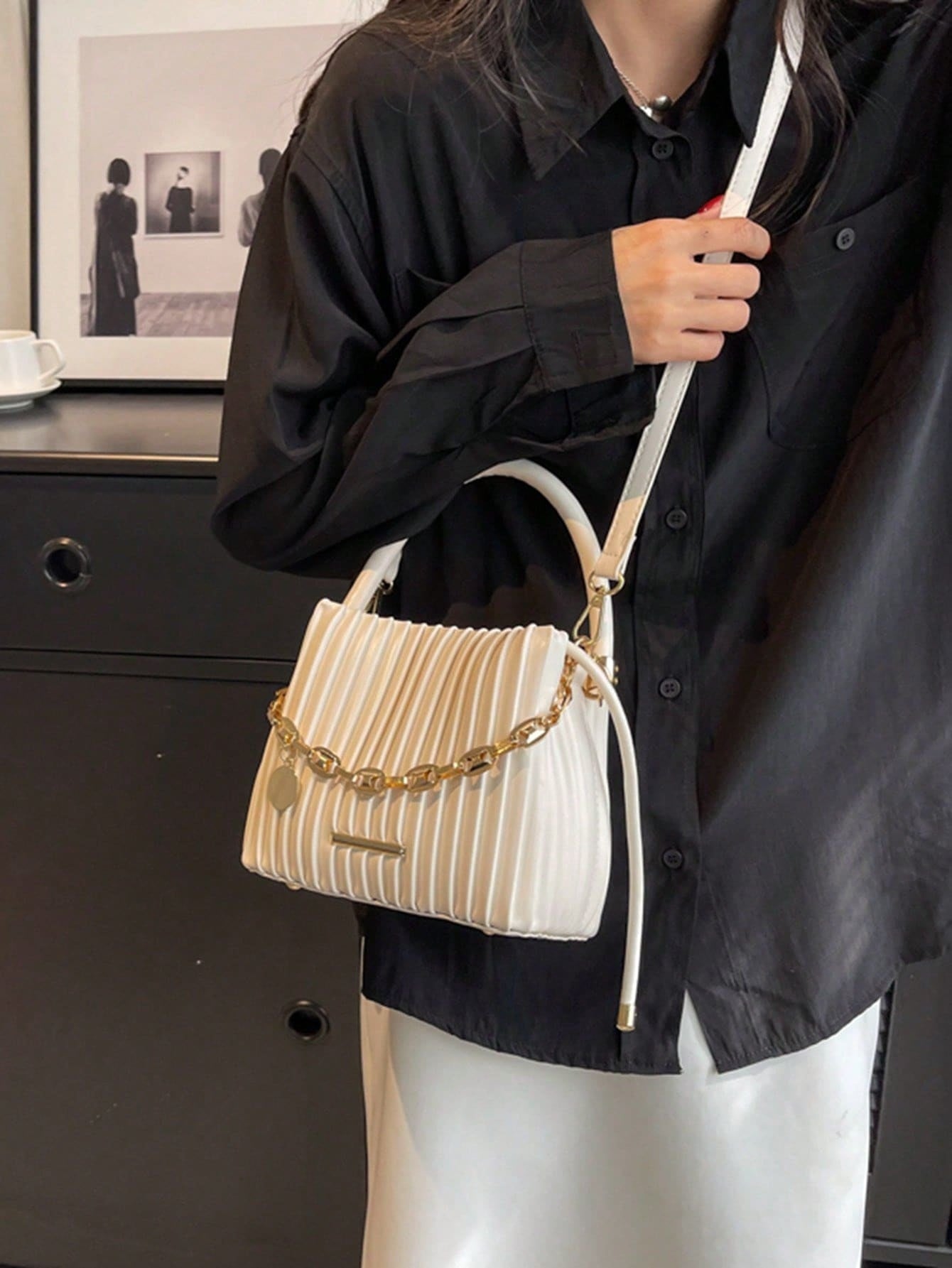 Trendy Pleated Handbag – Women’s Fashion Chain Bucket Shoulder Bag