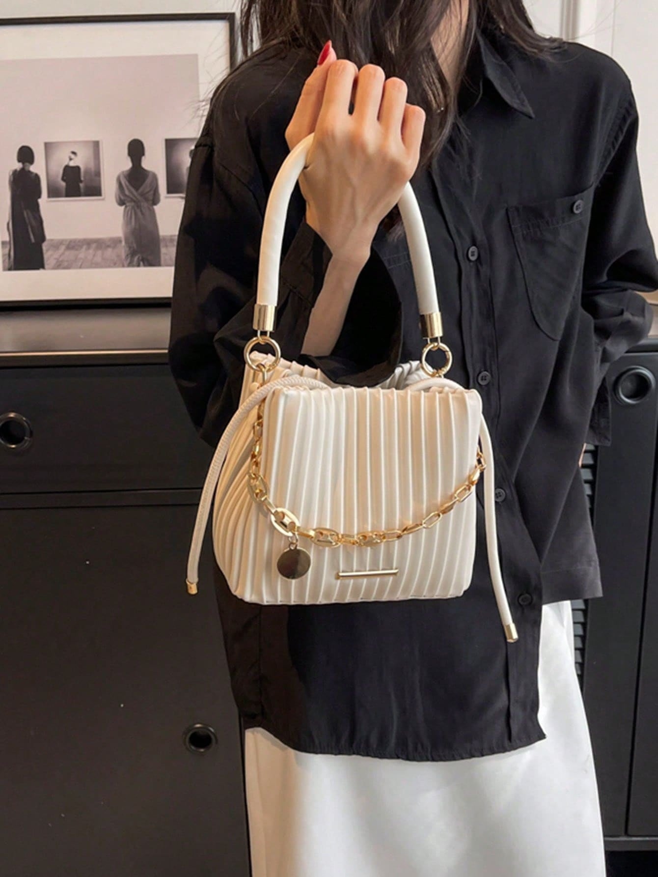 Trendy Pleated Handbag – Women’s Fashion Chain Bucket Shoulder Bag
