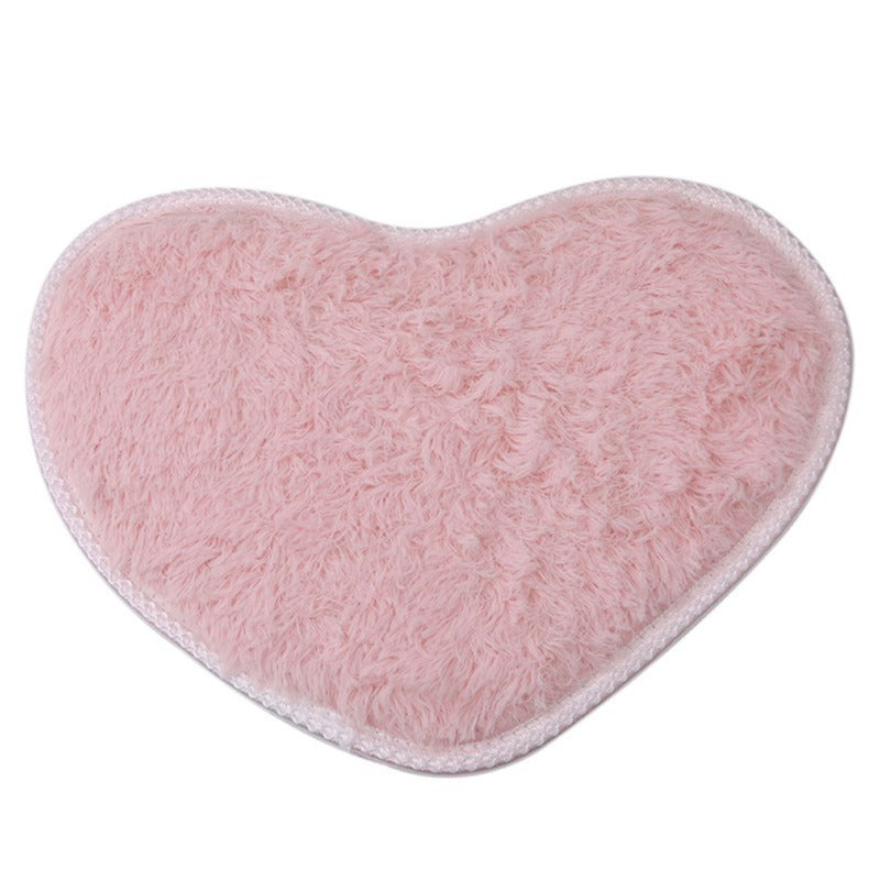 Heart-Shaped Plush Floor Mat – Soft Silk Wool Love Rug for Bedroom or Bathroom