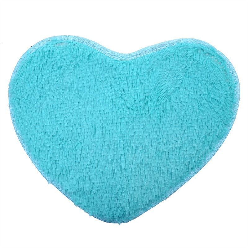 Heart-Shaped Plush Floor Mat – Soft Silk Wool Love Rug for Bedroom or Bathroom