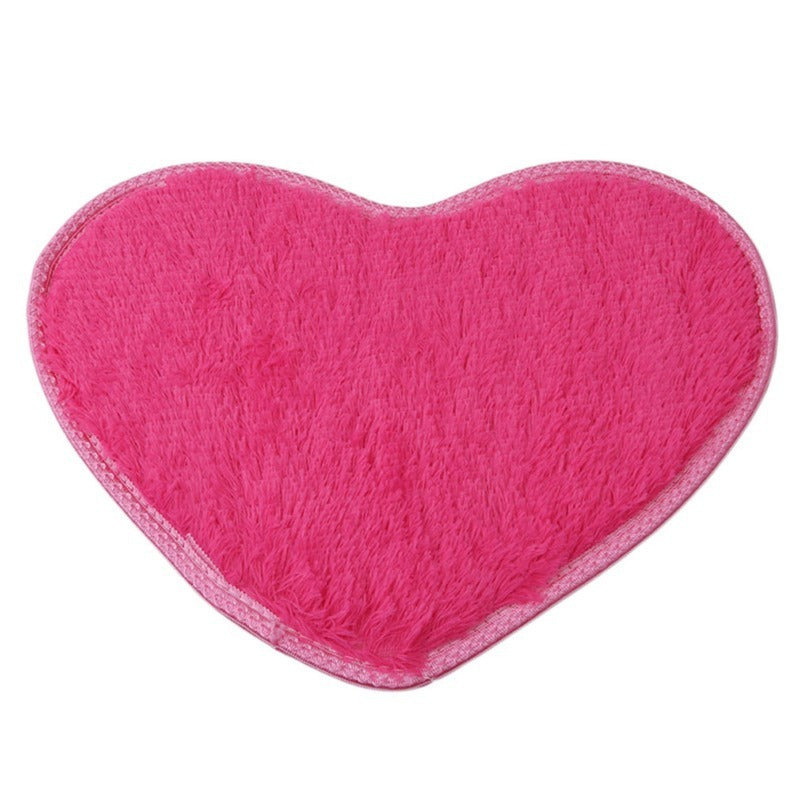 Heart-Shaped Plush Floor Mat – Soft Silk Wool Love Rug for Bedroom or Bathroom