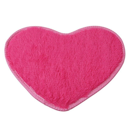 Heart-Shaped Plush Floor Mat – Soft Silk Wool Love Rug for Bedroom or Bathroom