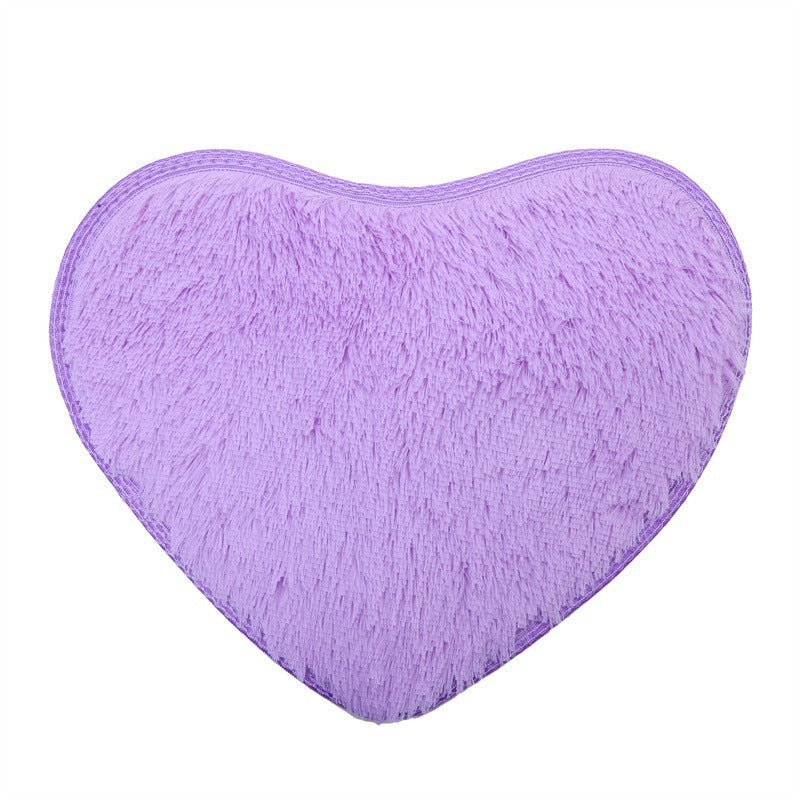 Heart-Shaped Plush Floor Mat – Soft Silk Wool Love Rug for Bedroom or Bathroom