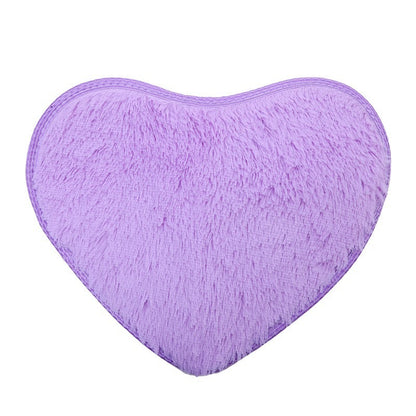 Heart-Shaped Plush Floor Mat – Soft Silk Wool Love Rug for Bedroom or Bathroom