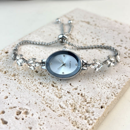 Women’s Retro Oval Bracelet Quartz Watch
