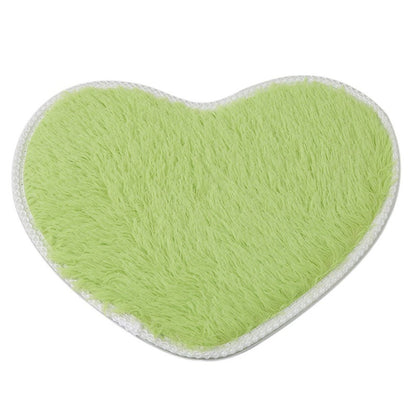 Heart-Shaped Plush Floor Mat – Soft Silk Wool Love Rug for Bedroom or Bathroom